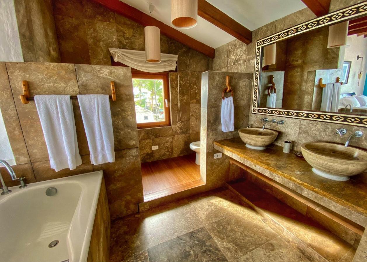 Casa Baronesa Waterfront Villa プエルト・ビジャミル エクステリア 写真